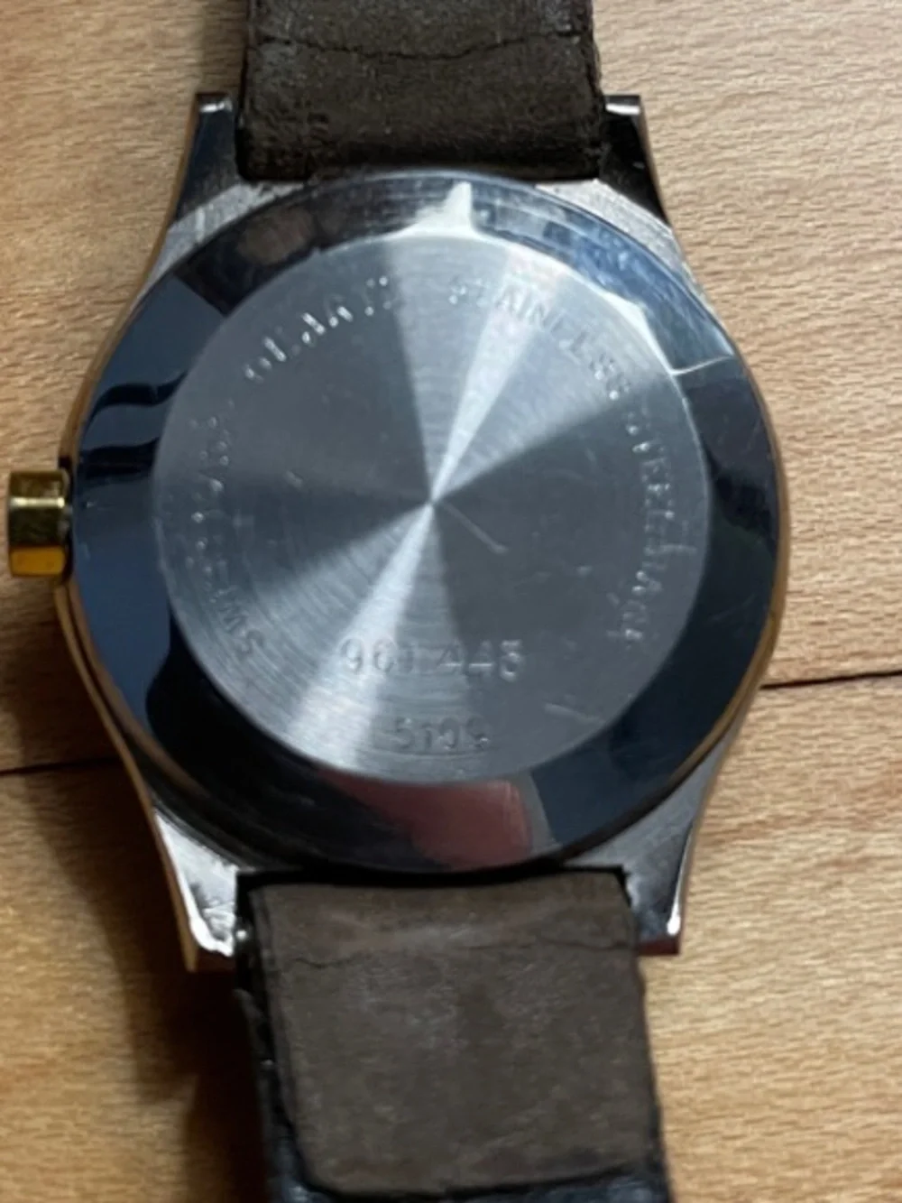 Vintage Zodiac Quartz Wristwatch - Brown Strap with Gold Face Dial